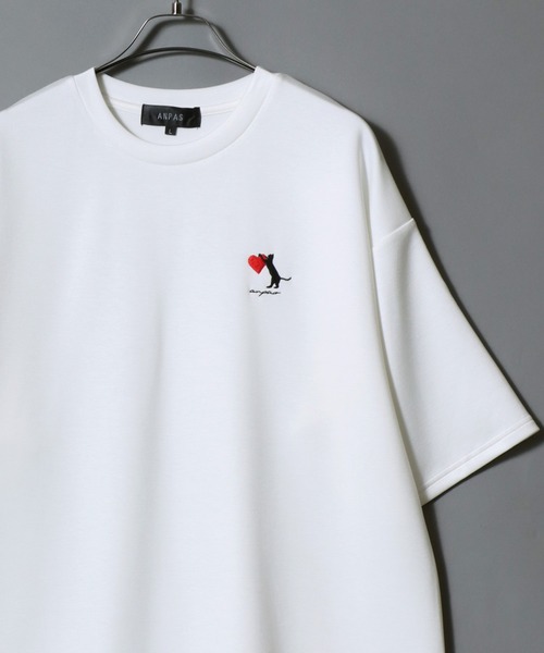 ANPAS（アンパス）の「ANPAS Ponte Fabric CAT ＆ HEART Embroidery Oversized T-Shirt/ANPAS 別注 ポンチ 猫ハート 刺繍 接触冷感 オーバーサイズ 半袖Tシャツ メンズ レディース（Tシャツ/カットソー・メンズ・ホワイト系2/ブラック系3/ブラック系1/ホワイト系1/ブラック系4/ホワイト系3/ブラック系2/ホワイト系4・L/M）」の3枚目の写真