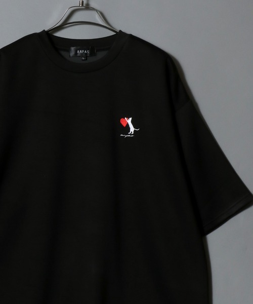 ANPAS（アンパス）の「ANPAS Ponte Fabric CAT ＆ HEART Embroidery Oversized T-Shirt/ANPAS 別注 ポンチ 猫ハート 刺繍 接触冷感 オーバーサイズ 半袖Tシャツ メンズ レディース（Tシャツ/カットソー・メンズ・ホワイト系2/ブラック系3/ブラック系1/ホワイト系1/ブラック系4/ホワイト系3/ブラック系2/ホワイト系4・L/M）」の7枚目の写真