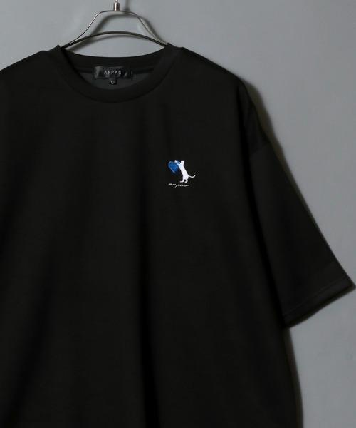 ANPAS（アンパス）の「ANPAS Ponte Fabric CAT ＆ HEART Embroidery Oversized T-Shirt/ANPAS 別注 ポンチ 猫ハート 刺繍 接触冷感 オーバーサイズ 半袖Tシャツ メンズ レディース（Tシャツ/カットソー・メンズ・ホワイト系2/ブラック系3/ブラック系1/ホワイト系1/ブラック系4/ホワイト系3/ブラック系2/ホワイト系4・L/M）」の8枚目の写真