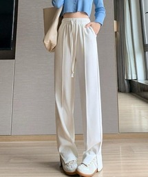 動きやすさも今っぽさもちょうどいいスラックス