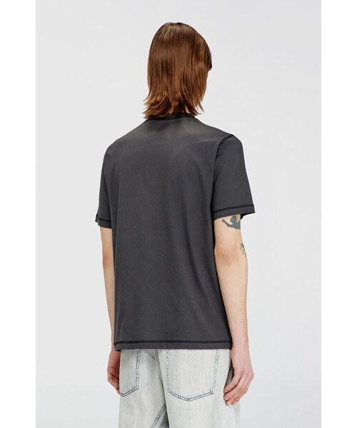 DIESEL(ディーゼル)の「メンズ Tシャツ T-ADJUST-V7(Tシャツ/カットソー・メンズ・ライトインディゴブルー/チャコールグレー・MEDIUM/LARGE/SMALL/X-LARGE/X-SMALL/XXX-LARGE/XX-LARGE)」の5枚目の写真