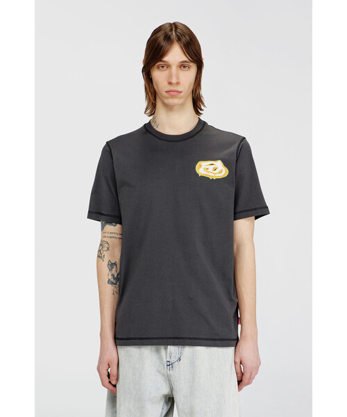 DIESEL(ディーゼル)の「メンズ Tシャツ T-ADJUST-V7(Tシャツ/カットソー・メンズ・ライトインディゴブルー/チャコールグレー・MEDIUM/LARGE/SMALL/X-LARGE/X-SMALL/XXX-LARGE/XX-LARGE)」の8枚目の写真