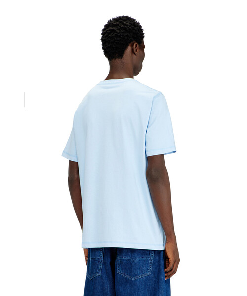 DIESEL(ディーゼル)の「メンズ Tシャツ T-ADJUST-V7(Tシャツ/カットソー・メンズ・ライトインディゴブルー/チャコールグレー・MEDIUM/LARGE/SMALL/X-LARGE/X-SMALL/XXX-LARGE/XX-LARGE)」の9枚目の写真