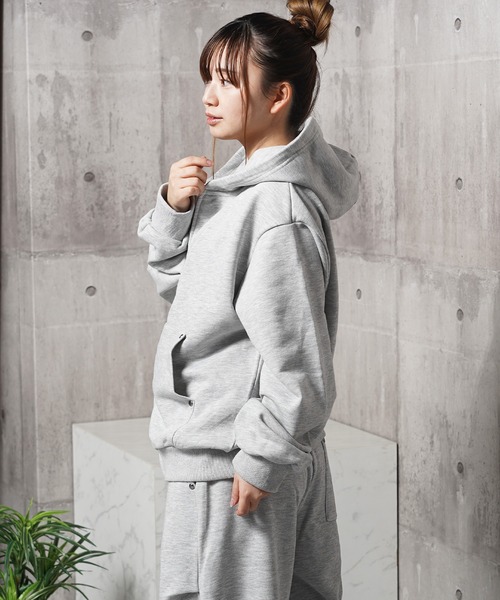 N.W.T(エヌダブルティー)の「【N.W.T】スタッズダブルジップクロップドパーカー(セットアップ対応)/ Studs Double-Zip Cropped Hoodie(パーカー・メンズ・チャコールグレー/グレー/ブラック・L/M/XL)」の5枚目の写真