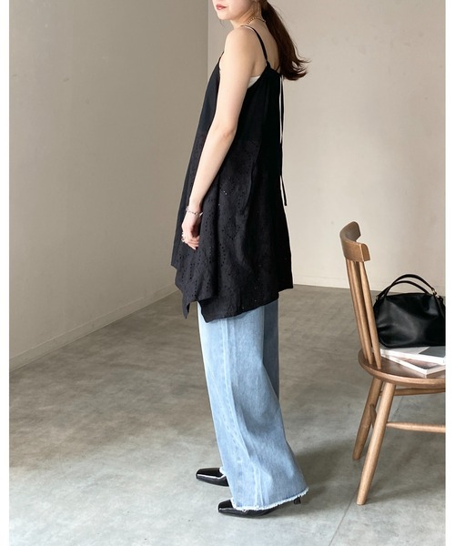 She's Closet(シーズクローゼット)の「アシンメトリー ロング丈 刺繍 カットワークレースキャミソール チュニック(キャミソール・レディース・ホワイト/ブラック・FREE)」の12枚目の写真