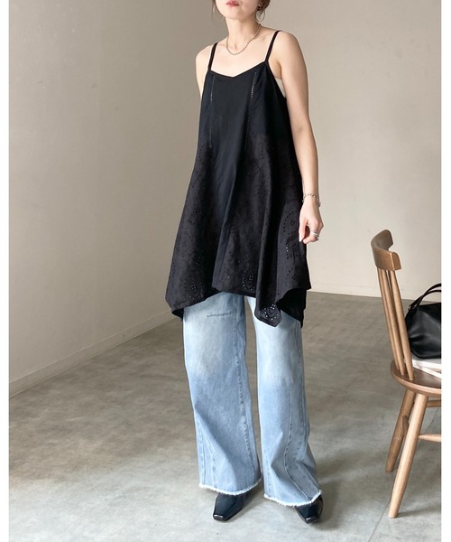 She's Closet(シーズクローゼット)の「アシンメトリー ロング丈 刺繍 カットワークレースキャミソール チュニック(キャミソール・レディース・ホワイト/ブラック・FREE)」の19枚目の写真