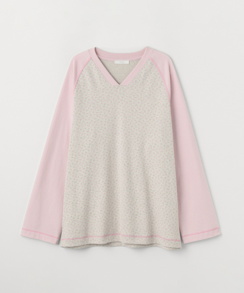 CELITAILS(セリテールズ)の「FLOWER RAGLAN V-NECK T-SHIRT_PINK(Tシャツ/カットソー・レディース・その他・FREE)」の2枚目の写真