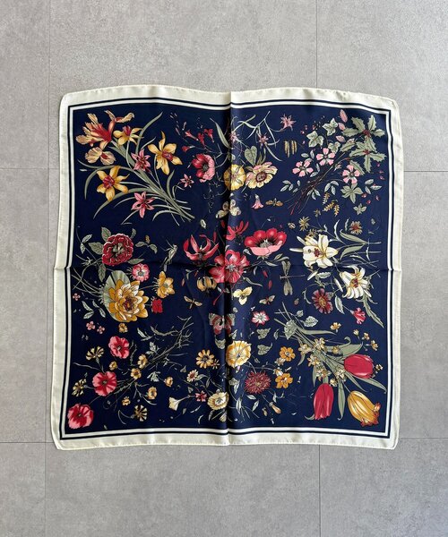 CPCM(シーピーシーエム)の「花柄スカーフ(マフラー・レディース・ネイビー/ピンク・FREE)」の3枚目の写真