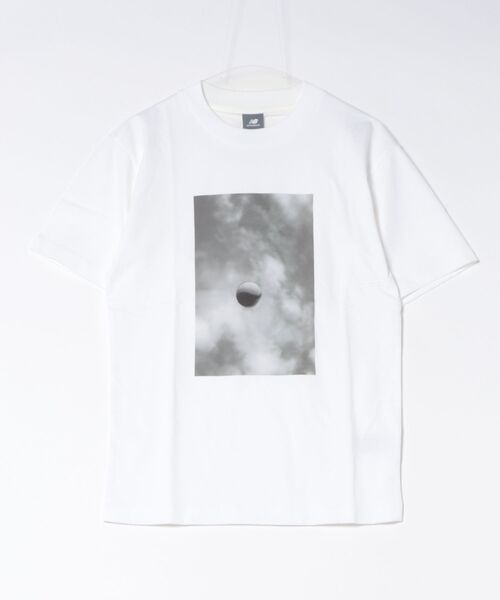 NEW BALANCE(ニューバランス)の「New Balance ニューバランス M O.HシグネチャーフォトT2 ショートスリーブ MT61V6E3WT WT(Tシャツ/カットソー・メンズ・ホワイト・LARGE/SMALL/MEDIUM/X-LARGE/XX-LARGE)」の1枚目の写真
