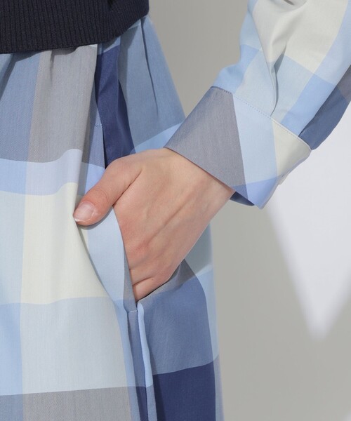 BLUE LABEL CRESTBRIDGE(ブルーレーベルクレストブリッジ)の「【WEB限定】クレストブリッジチェックニットコンビドレス(ワンピース・レディース・パープル系その他4/ブルー系その他2・38/36)」の7枚目の写真