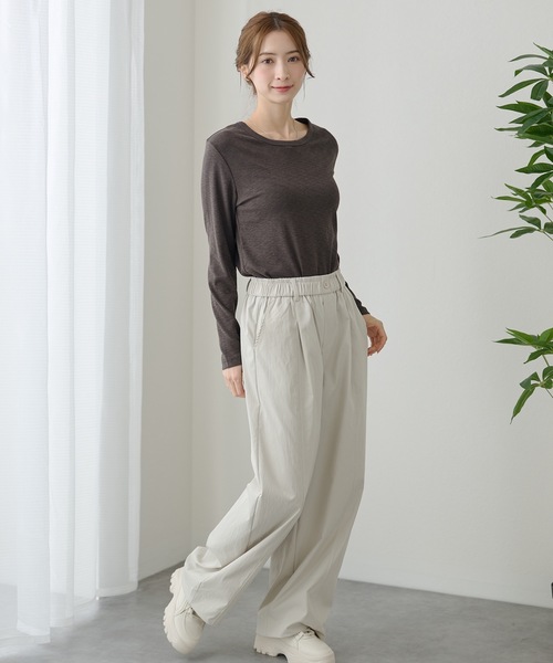DAYRA(デイラ)の「ソリッドカラー ラウンドネック ベーシック 長袖 プルオーバー(Tシャツ/カットソー・レディース・ベージュ/チャコールグレー/ホワイト/ブラック/グレー・FREE)」の14枚目の写真