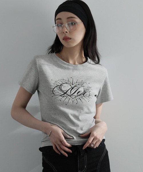 Ulysses(ユリシス)の「ハートプリントクルーネックTシャツ(Tシャツ/カットソー・レディース・グレー/ブラック・M/S)」の6枚目の写真