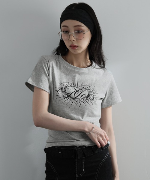 Ulysses(ユリシス)の「ハートプリントクルーネックTシャツ(Tシャツ/カットソー・レディース・グレー/ブラック・M/S)」の7枚目の写真
