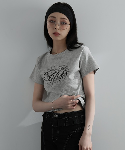 Ulysses(ユリシス)の「ハートプリントクルーネックTシャツ(Tシャツ/カットソー・レディース・グレー/ブラック・M/S)」の8枚目の写真