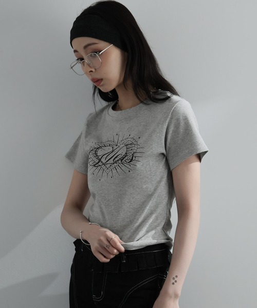 Ulysses(ユリシス)の「ハートプリントクルーネックTシャツ(Tシャツ/カットソー・レディース・グレー/ブラック・M/S)」の9枚目の写真