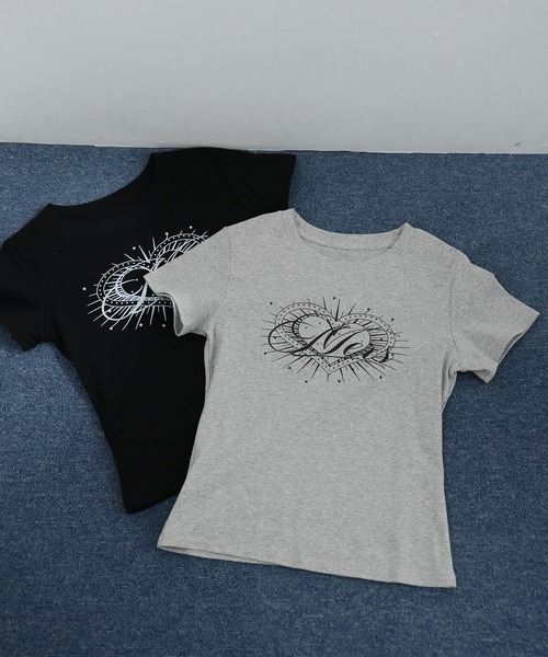 Ulysses(ユリシス)の「ハートプリントクルーネックTシャツ(Tシャツ/カットソー・レディース・グレー/ブラック・M/S)」の5枚目の写真
