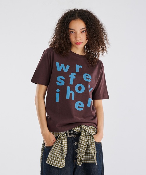WISH FOR EVER(ウィッシュフォーエバー)の「【 4color / 3size 】RANDOM LOGO GRAPHIC T/ランダムロゴグラフィックT(Tシャツ/カットソー・メンズ・ネイビー/イエロー/ブラウン/ピンク・SMALL/MEDIUM/LARGE)」の11枚目の写真