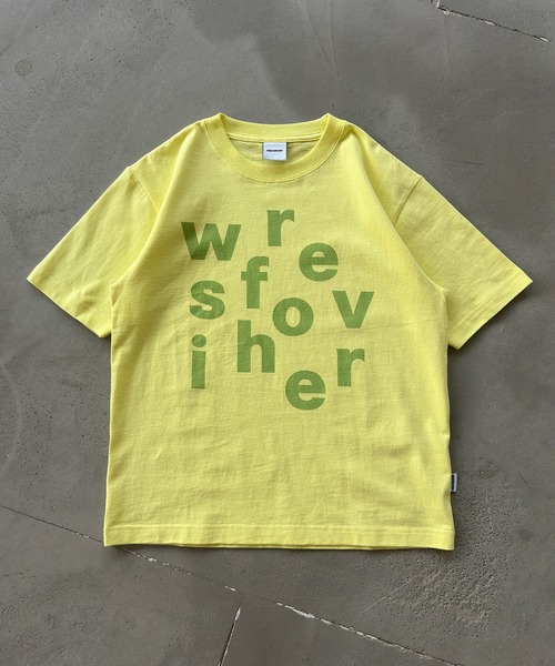 WISH FOR EVER(ウィッシュフォーエバー)の「【 4color / 3size 】RANDOM LOGO GRAPHIC T/ランダムロゴグラフィックT(Tシャツ/カットソー・メンズ・ネイビー/イエロー/ブラウン/ピンク・SMALL/MEDIUM/LARGE)」の9枚目の写真