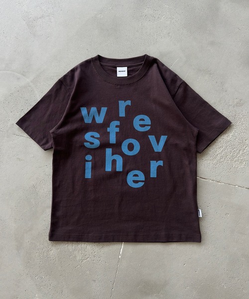 WISH FOR EVER(ウィッシュフォーエバー)の「【 4color / 3size 】RANDOM LOGO GRAPHIC T/ランダムロゴグラフィックT(Tシャツ/カットソー・メンズ・ネイビー/イエロー/ブラウン/ピンク・SMALL/MEDIUM/LARGE)」の7枚目の写真