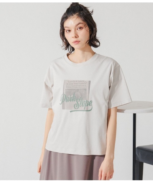 Park Slope NEWYORKER（パークスロープニューヨーカー）の「【滑らかな肌触り・着回し】NEWS PAPER グラフィックTシャツ（Tシャツ/カットソー・レディース・アイボリー・M/L）」の9枚目の写真