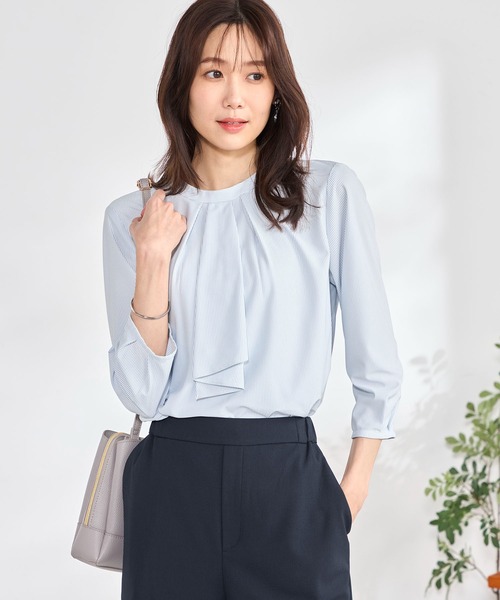 GALLORIA(ギャローリア)の「【吸汗速乾・マルチストレッチ】ラッフルブラウス(シャツ/ブラウス・レディース・ブルー/ライトブルー/ライトグレー・S/M/LL/L)」の1枚目の写真