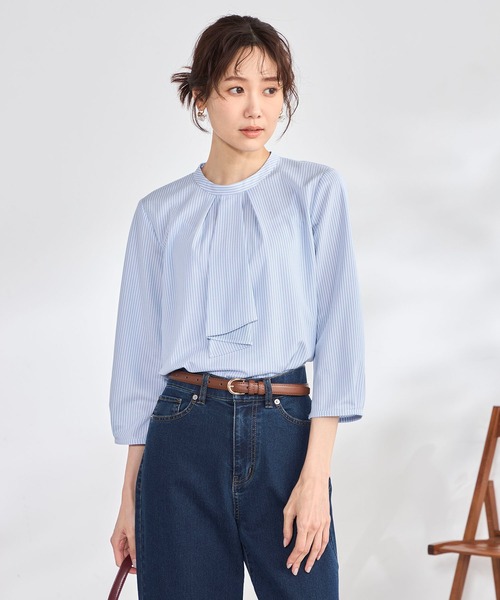 GALLORIA(ギャローリア)の「【吸汗速乾・マルチストレッチ】ラッフルブラウス(シャツ/ブラウス・レディース・ブルー/ライトブルー/ライトグレー・S/M/LL/L)」の3枚目の写真