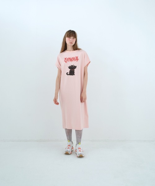 bedsidedrama(ベットサイドドラマ)の「BEDSIDEDRAMA/ベッドサイドドラマ/CATBERUS Dress Tee(Tシャツ/カットソー・レディース・ホワイト/ブラック/ピンク・2)」の3枚目の写真