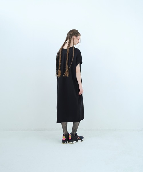 bedsidedrama(ベットサイドドラマ)の「BEDSIDEDRAMA/ベッドサイドドラマ/CATBERUS Dress Tee(Tシャツ/カットソー・レディース・ホワイト/ブラック/ピンク・2)」の5枚目の写真