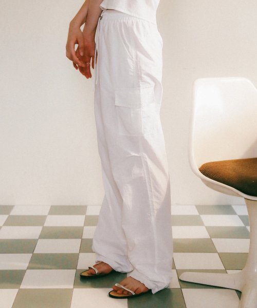 LOSSYROW(ロッシロー)の「String Cargo Sharing Jogger Pants white(スウェットパンツ・レディース・その他・FREE)」の3枚目の写真