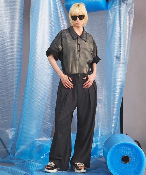MAISON SPECIAL(メゾンスペシャル)の「《UNISEX》Airy Striped Gabardine Prime-Wide Two-tuck Pants/エアリーストライプギャバジンプライムワイドツータックパンツ【MAISON SPECIAL/メゾンスペシャル】■セットアップ対応■(スラックス・メンズ・チャコールグレー/グレイッシュベージュ/ブラック・2/1/0)」の4枚目の写真
