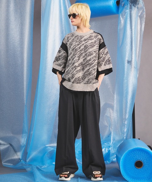 MAISON SPECIAL(メゾンスペシャル)の「《UNISEX》Airy Striped Gabardine Prime-Wide Two-tuck Pants/エアリーストライプギャバジンプライムワイドツータックパンツ【MAISON SPECIAL/メゾンスペシャル】■セットアップ対応■(スラックス・メンズ・チャコールグレー/グレイッシュベージュ/ブラック・2/1/0)」の6枚目の写真