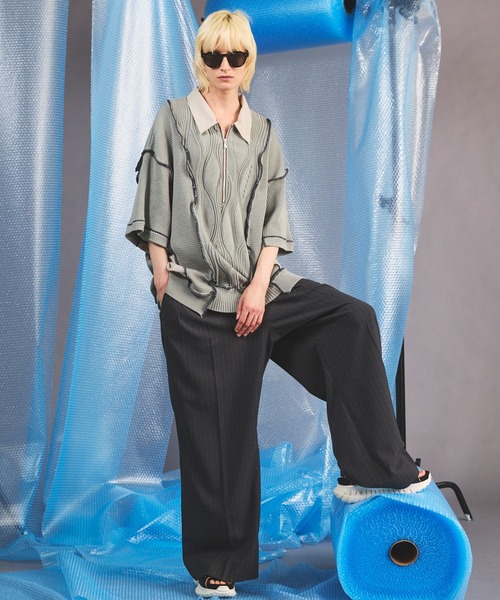 MAISON SPECIAL(メゾンスペシャル)の「《UNISEX》Airy Striped Gabardine Prime-Wide Two-tuck Pants/エアリーストライプギャバジンプライムワイドツータックパンツ【MAISON SPECIAL/メゾンスペシャル】■セットアップ対応■(スラックス・メンズ・チャコールグレー/グレイッシュベージュ/ブラック・2/1/0)」の5枚目の写真
