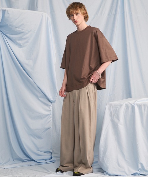 MAISON SPECIAL(メゾンスペシャル)の「《UNISEX》Airy Striped Gabardine Prime-Wide Two-tuck Pants/エアリーストライプギャバジンプライムワイドツータックパンツ【MAISON SPECIAL/メゾンスペシャル】■セットアップ対応■(スラックス・メンズ・チャコールグレー/グレイッシュベージュ/ブラック・2/1/0)」の10枚目の写真