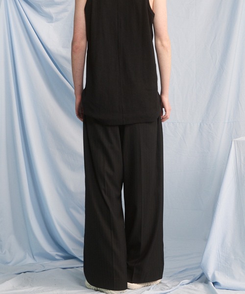 MAISON SPECIAL(メゾンスペシャル)の「《UNISEX》Airy Striped Gabardine Prime-Wide Two-tuck Pants/エアリーストライプギャバジンプライムワイドツータックパンツ【MAISON SPECIAL/メゾンスペシャル】■セットアップ対応■(スラックス・メンズ・チャコールグレー/グレイッシュベージュ/ブラック・2/1/0)」の20枚目の写真