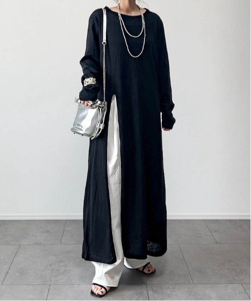 CURA CLOSET(キュラ クローゼット)の「【loverara.loverara コラボ】シアーハイスリットワンピース(ワンピース・レディース・ホワイト/ブラック・フリー)」の3枚目の写真