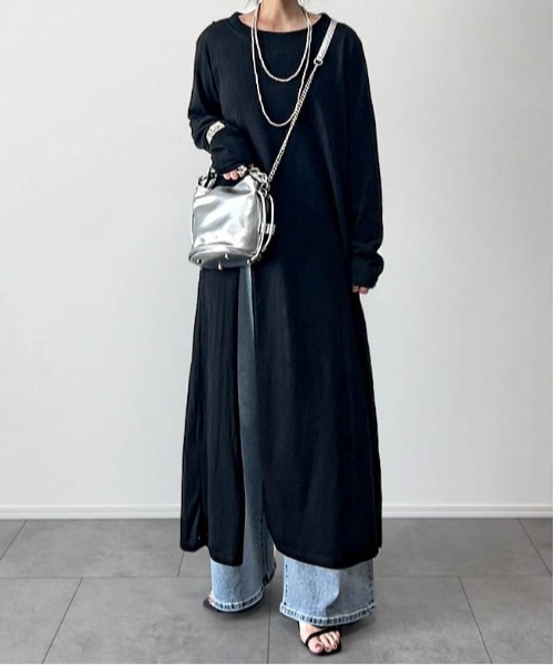 CURA CLOSET(キュラ クローゼット)の「【loverara.loverara コラボ】シアーハイスリットワンピース(ワンピース・レディース・ホワイト/ブラック・フリー)」の5枚目の写真
