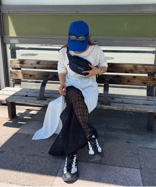 CURA CLOSET(キュラ クローゼット)の「【loverara.loverara コラボ】シアーハイスリットワンピース(ワンピース・レディース・ホワイト/ブラック・フリー)」の7枚目の写真