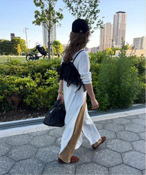 CURA CLOSET(キュラ クローゼット)の「【loverara.loverara コラボ】シアーハイスリットワンピース(ワンピース・レディース・ホワイト/ブラック・フリー)」の9枚目の写真
