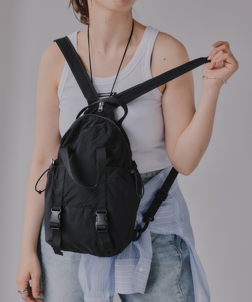 210nouve(トゥージュヌーブ)の「マルチウェイ ナイロン ボディバッグ/バックパック(ボディバッグ/ウエストポーチ・レディース・アイボリー/グレー/ブラック・FREE)」の3枚目の写真
