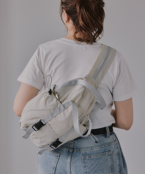 210nouve(トゥージュヌーブ)の「マルチウェイ ナイロン ボディバッグ/バックパック(ボディバッグ/ウエストポーチ・レディース・アイボリー/グレー/ブラック・FREE)」の22枚目の写真