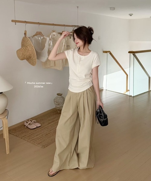 NoBelle(ノベル)の「レイヤードTシャツ ヘンリーネックトップス(Tシャツ/カットソー・レディース・ホワイト/グレー/グリーン/ブラック・FREE)」の2枚目の写真