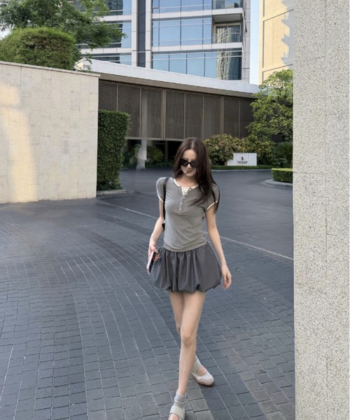 NoBelle(ノベル)の「レイヤードTシャツ ヘンリーネックトップス(Tシャツ/カットソー・レディース・ホワイト/グレー/グリーン/ブラック・FREE)」の19枚目の写真