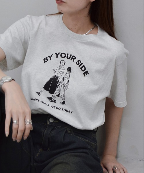 DOUBLE STEAL(ダブルスティール)の「BY YOUR SIDE デザインプリントTシャツ(Tシャツ/カットソー・メンズ・オートミール・LARGE)」の1枚目の写真