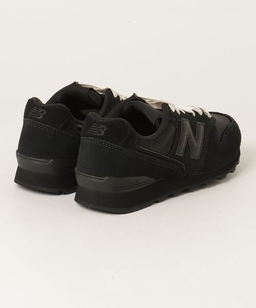 NEW BALANCE(ニューバランス)の「996 サテンシューレース スニーカー(スニーカー・レディース・ブラウン/ブラック/オフホワイト・22.0cm/22.5cm/23.0cm/23.5cm/24.0cm/24.5cm/25.0cm/25.5cm)」の6枚目の写真
