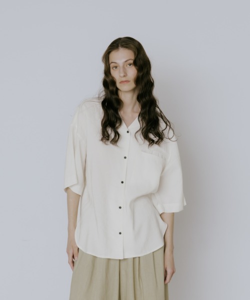 lit(リット)の「Pocket Open Collar Shirt(シャツ/ブラウス・レディース・アイボリー/ブラック/ライトブルーグレー・FREE)」の5枚目の写真
