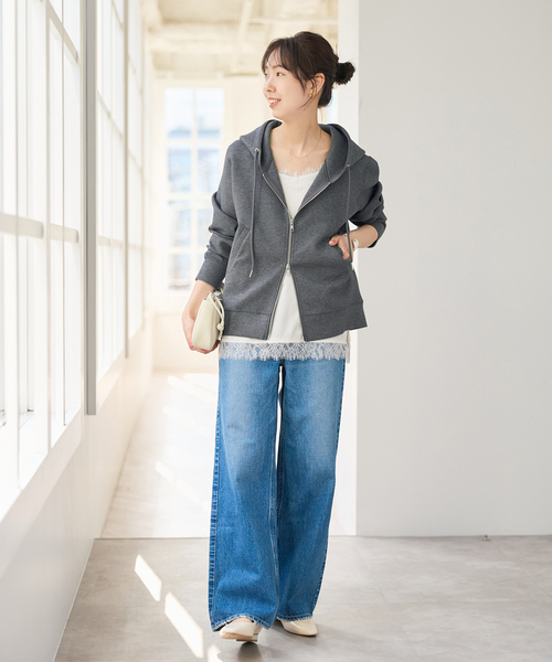 Spick & Span（スピックアンドスパン）の「《WEB限定カラー有り / 追加》ストレッチジップフードパーカー（パーカー・レディース・チャコールグレー/ホワイト系その他/ブラウン・FREE）」の5枚目の写真