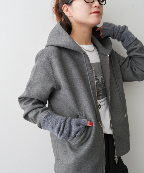 Spick & Span（スピックアンドスパン）の「《WEB限定カラー有り / 追加》ストレッチジップフードパーカー（パーカー・レディース・チャコールグレー/ホワイト系その他/ブラウン・FREE）」の8枚目の写真