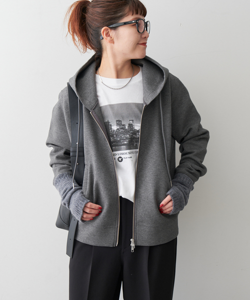 Spick & Span（スピックアンドスパン）の「《WEB限定カラー有り / 追加》ストレッチジップフードパーカー（パーカー・レディース・チャコールグレー/ホワイト系その他/ブラウン・FREE）」の9枚目の写真