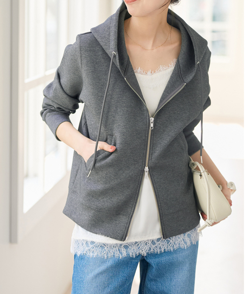 Spick & Span（スピックアンドスパン）の「《WEB限定カラー有り / 追加》ストレッチジップフードパーカー（パーカー・レディース・チャコールグレー/ホワイト系その他/ブラウン・FREE）」の16枚目の写真