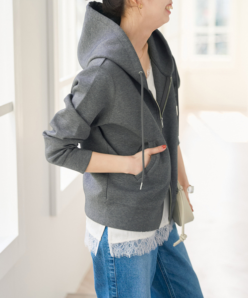 Spick & Span（スピックアンドスパン）の「《WEB限定カラー有り / 追加》ストレッチジップフードパーカー（パーカー・レディース・チャコールグレー/ホワイト系その他/ブラウン・FREE）」の17枚目の写真